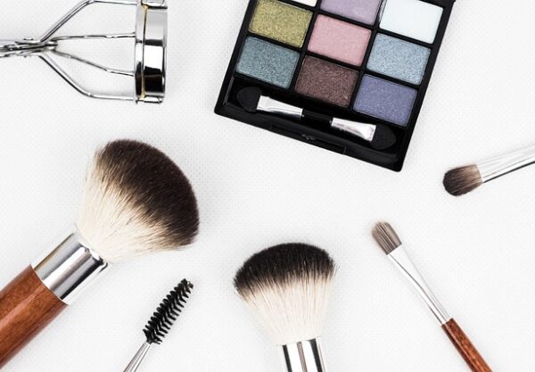 eye shadow and brushes